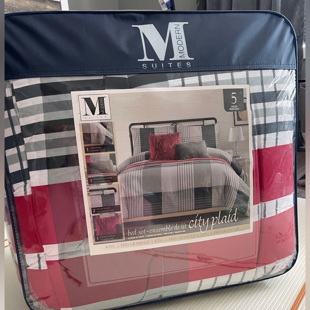 King Size Comforter Set from Hudson Bay. NEW